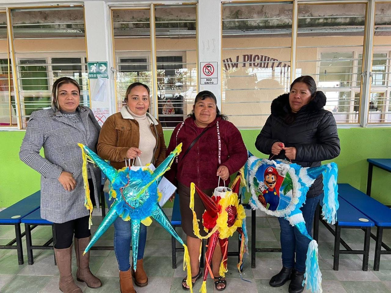 Entrega de juguetes y la tradicional rosca de reyes